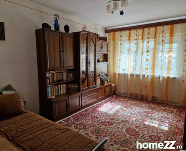 Apartament cu 3 camere decomandate Zona George Enescu