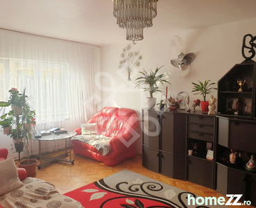 Apartament cu 4 camere de in zona Rogerius Oradea