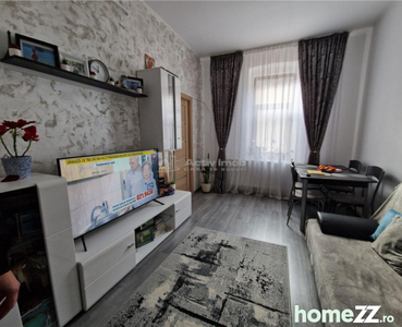 Apartament la casa