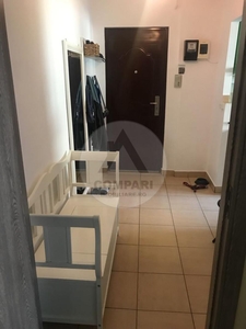 Vand apartament 3 camere Alexandriei