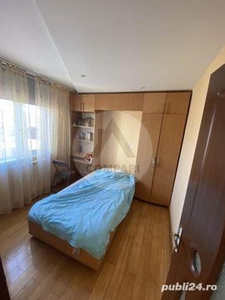 Vand apartament 3 camere Jiului