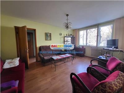 Vanzare Apartament 3 camere, zona Izvorul Crisului