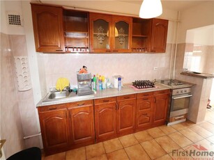 Apartament 3 camere, zona Rix Ceasu Rau, CT, etaj 8, de inchiriat