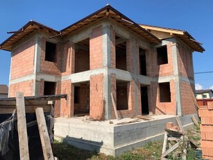 Vila Tip Duplex de Vanzare Brasov - Sanpetru