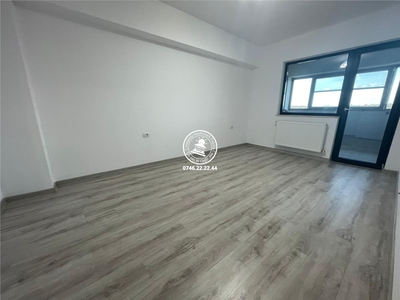 Apartament 3 camere de vanzare C.U.G.