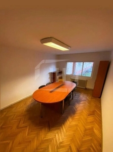 Spatiu de birouri cu 4 camere, parcare, Zona Nicolae Titulescu