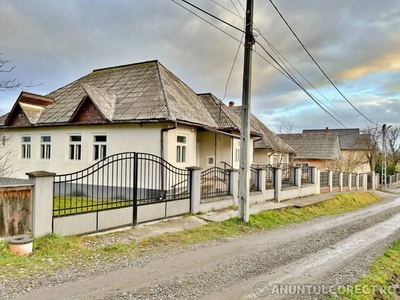 Vând casă 133 mp în Berbești, com. Giulești, Maramureș