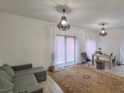 Vanzare apartament cu doua camere zona Terra, Floresti!