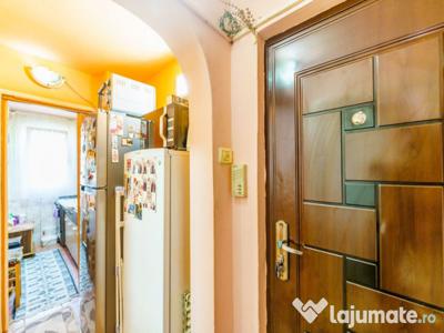 Apartament cu 3 camere în cartierul Vlaicu