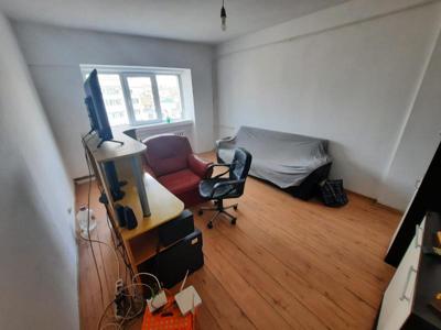 Apartament cu 3 camere decomandat - Gara