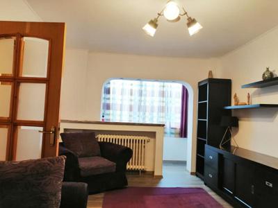 Vanzare apartament 3 camere renovat Tineretului, loc parcare