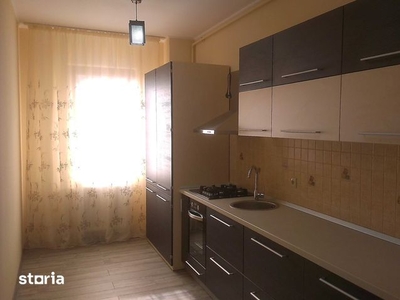 Apartament cu 3 camere, zona centrala , 63 000 euro