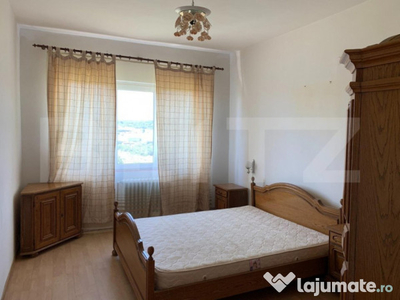 Apartament 3 camere, 80 mp, decomandat, zona Blaj