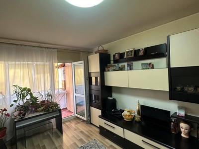 Apartament 3 camere Iuliu Maniu scoala, piata