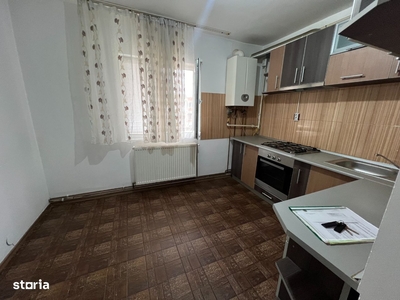 Apartament 3 camere Mioveni, Piata, Et4, 2 bai, 2 balcoane, 76 mp