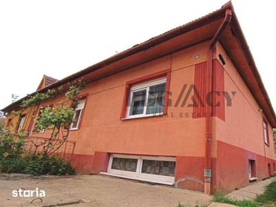 Casa individuala zona Piata Cluj+curte proprie