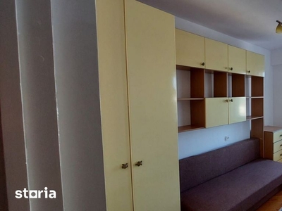 Apartament 3 camere, 62 mp, zona Cornisa
