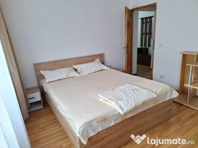 Inchiriez apartament decomandat spatios, 60mp, 2 camere, Shopping City