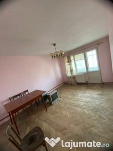 Schimb apartament cu 3 camere in Câmpina calea Doftanei