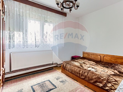 Apartament 3 camere de închiriat zona Vlaicu Arad