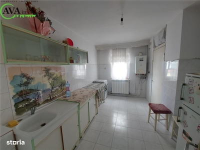 Apartament 3 camere decomandat , zona Neagoe Voda