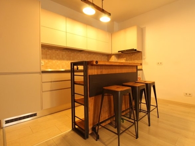 Inchiriere Apartament 3 camere decomandat - Unirii , Bucuresti