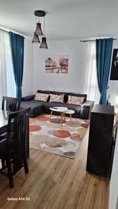 Închiriez apartament 3 camere