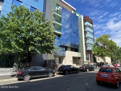 Polona - stradal, 138 mp, etaj 1, doua deschideri, an constructie 2000