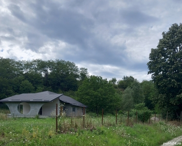 Un loc de vis(casa în constructie)urgent