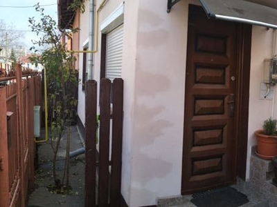 Vând casă cu trei camere in Ploiesti,zona Bobâlna.