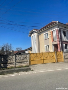 Vând casa în Hunedoara