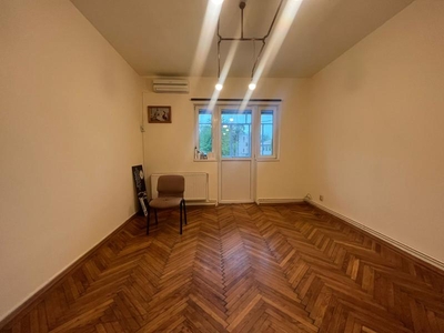 Vanzare apartament 3 camere, in vila, Palatul Cotroceni