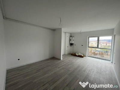 Apartament 2 camere, 49 mp, semidecomandat, etaj intermediar