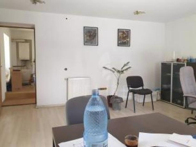 Apartament 2 camere in zona CENTRALA