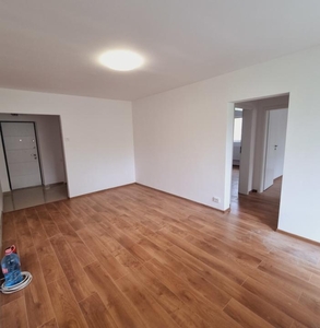 Apartament 3 camere renovat in bloc anvelopat, Favorit, Drumul Taberei