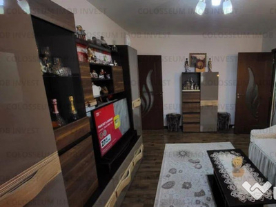 Apartament 3 camere semidecomandat - zona Noua