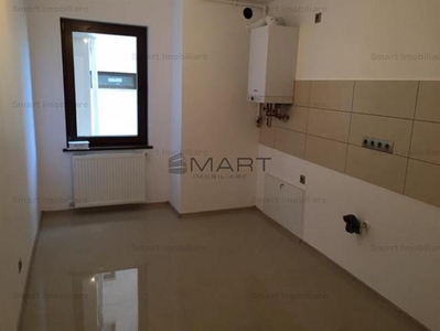 Apartament 3 camere semidecomandate zona Sub Arini