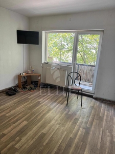 Apartament 4 camere in zona AUREL VLAICU