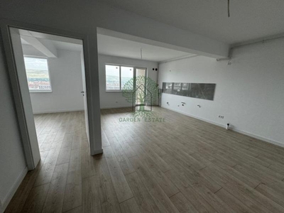 Apartament cu 2 camere, zona Telor Floresti + parcare