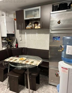 Apartament cu 3 camere in zona Pajura (Centrala-Parcare-Izolat Termic)