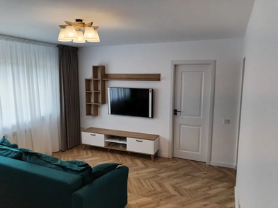 Apartament de inchiriat cu 3 camere- Zona Centrala