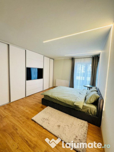 Apartament modern la cheie, 2 gradini, parcare, zona Cetatii