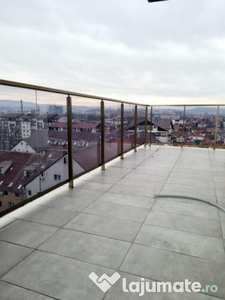 Penthouse 4 camere, 94 mp, incalzire in pardoseala, zona Oas