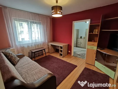 VAND apartament 2 camere, etaj 3, renovat,zona P-ta Rahovei