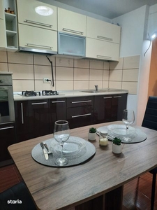 Vand apartament 3 camere decomandat