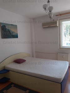 Vand apartament 3 camere in zona Cantemir