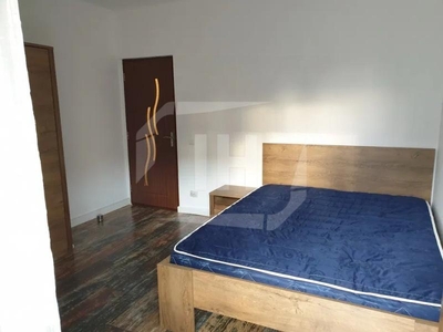 Apartament 2 camere, decomandat, etajul 1, zona Spitalul de Recuperare