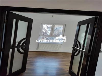 Apartament 2 camere in vila + curte Eroii Revolutiei