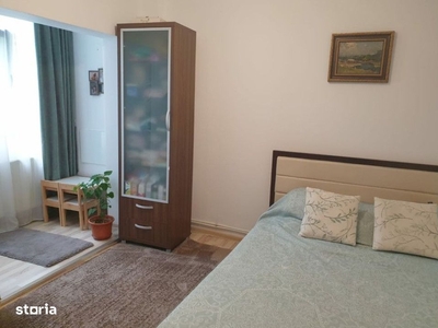 Apartament 3 camere, S- 100 mp, mobilat, utilat, Central.