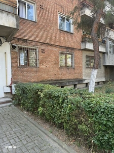 Apartament cu 1 camera, 39 mp, etaj intermediar, balcon, zona Terra!